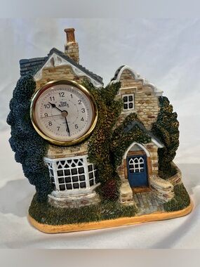 Vintage Time Avenue English Cottage House Quartz Desk Clock